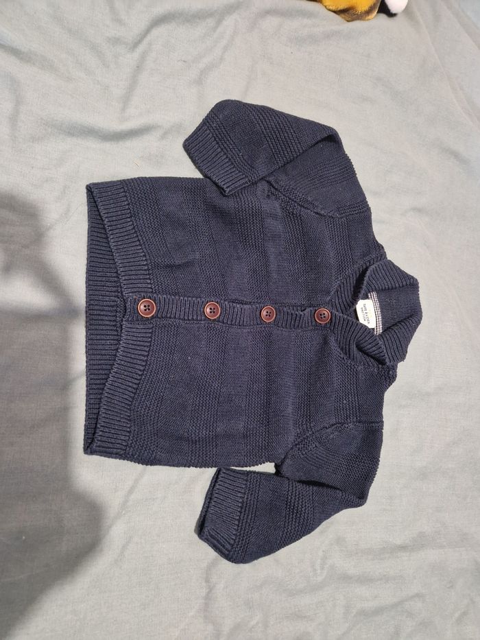 9 mois garçon - photo numéro 3