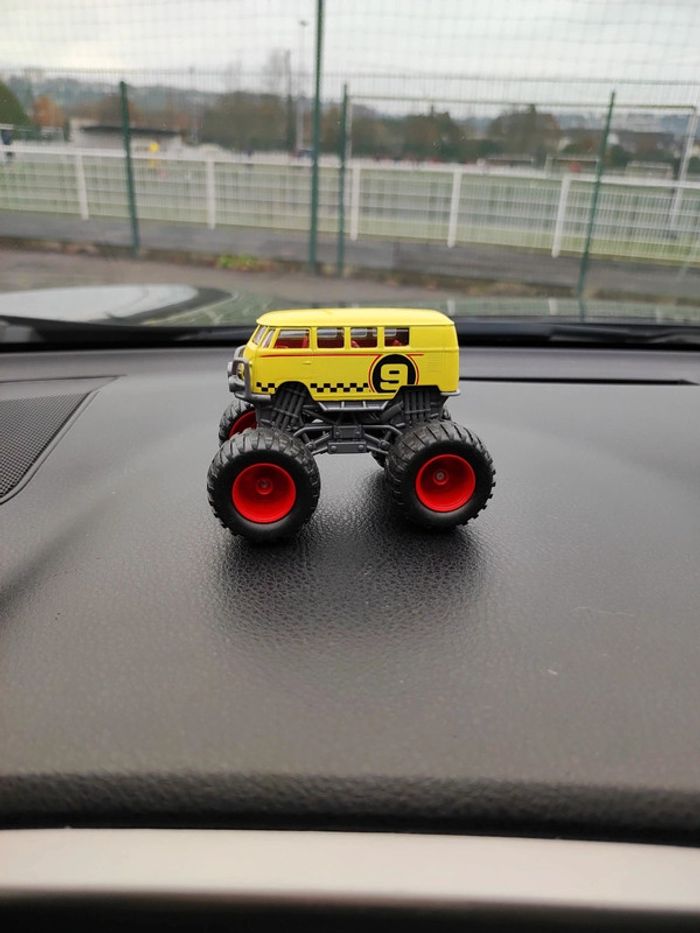 Lot de 2 Monsters trucks Volkswagen - photo numéro 2