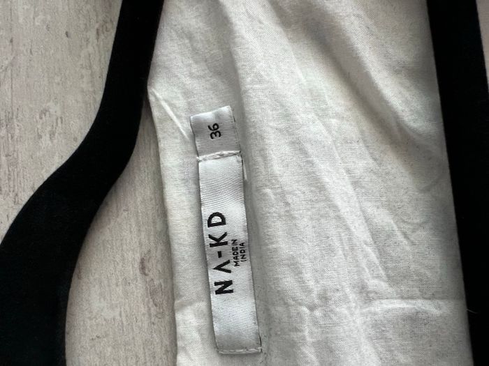 Robe NA KD - photo numéro 2