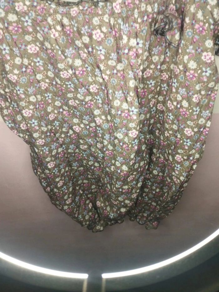 Blouse  femme motif fleuri  taille 42 - photo numéro 4