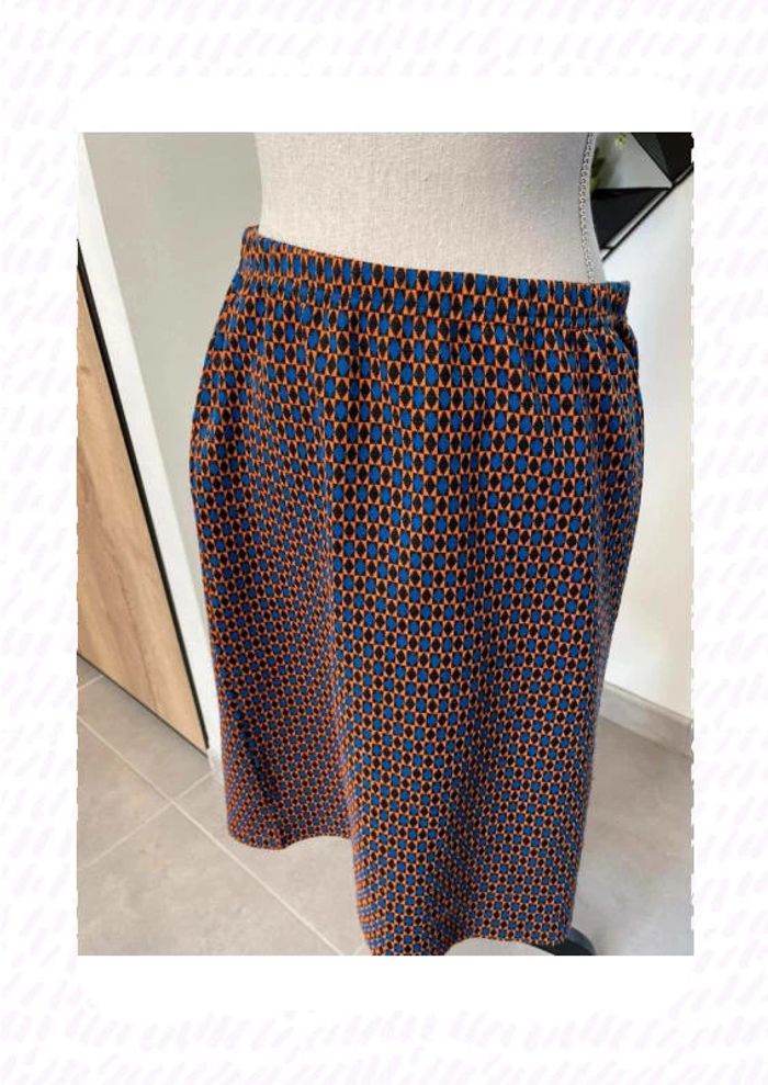 Jupe à motif géométrique sedagyl taille 44 mais je dirais plus petit - photo numéro 4