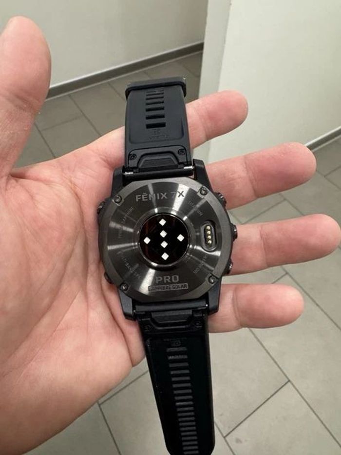 Garmin Fenix 7X Pro Sapphire Solar - photo numéro 2