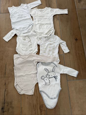 Lot 6 bodies 6 mois