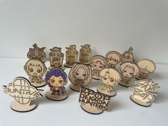 Figurine en bois Kpop demon hunters à décorer