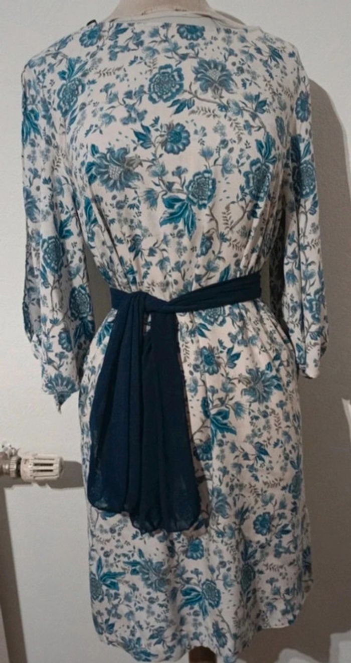 Magnifique robe manches ouvertes - photo numéro 4