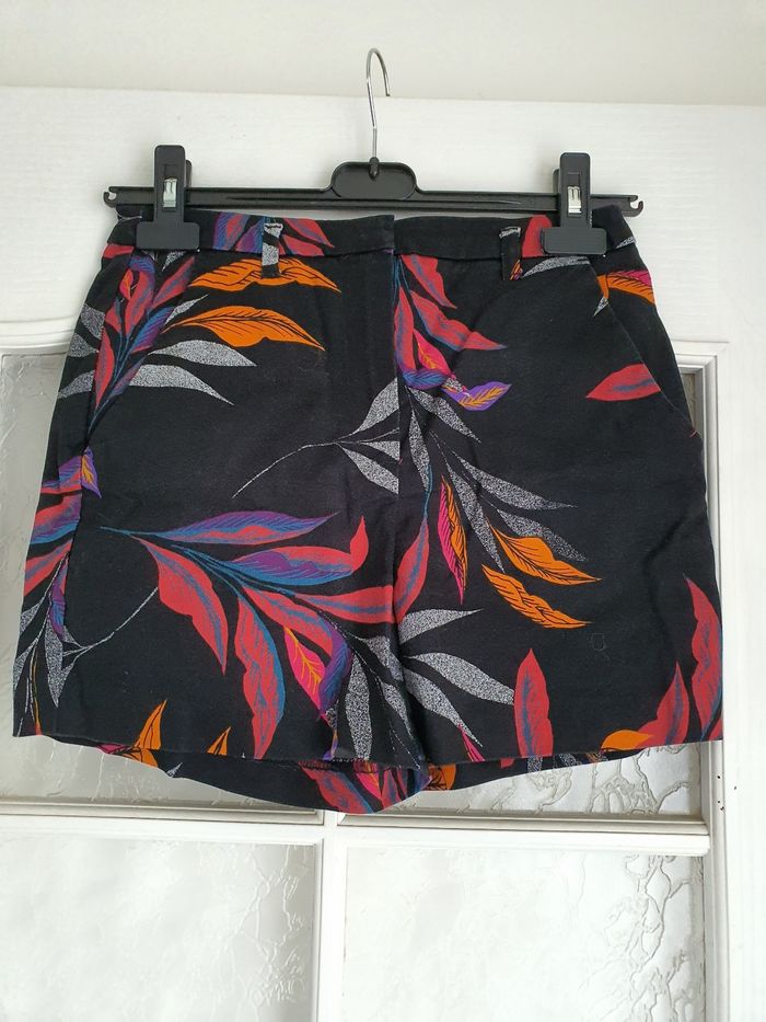 Short fleuri
