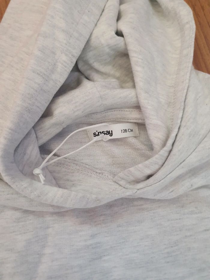 Pull à capuche long neuf - 128 cm - photo numéro 2