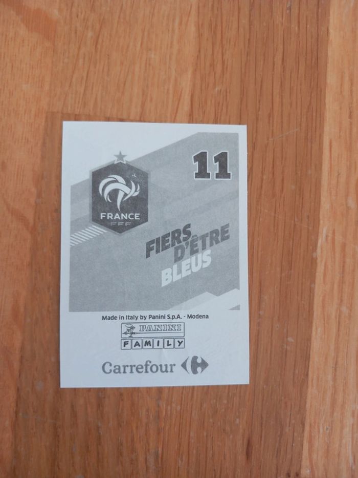 Carte Argent 11 France FFF Fiers d'être bleus Panini Family Carrefour - photo numéro 2