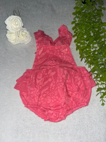 Très belle salopette barboteuse pour  bébé fille