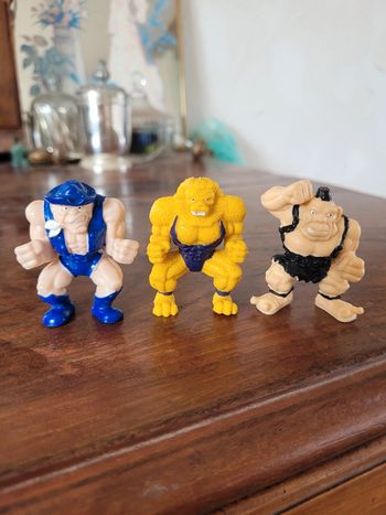 Vends lot de 3 monsters in my pocket Kellogg's  90s