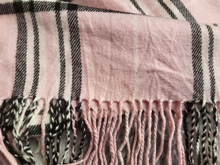 🌸 Écharpe Vintage Burberrys – Tartan Rose Layette 🌸 - photo numéro 5