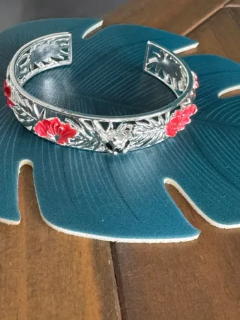 Superbe bracelet Stitch