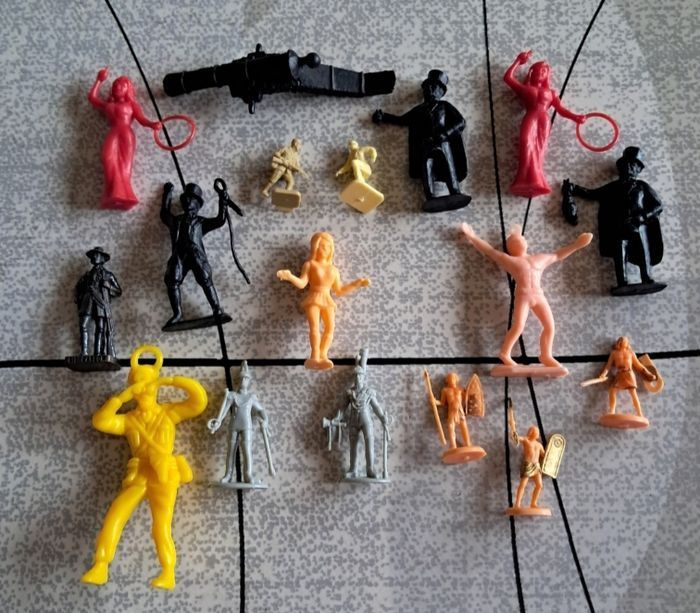 Lot figurines NEUVES pour garçon - photo numéro 8