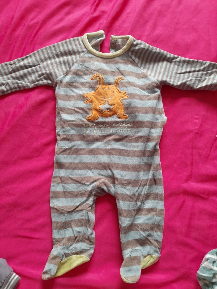 Lot vêtements 6 mois - photo numéro 5