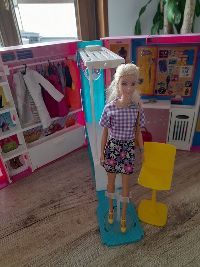 Le dressing de luxe de Barbie Fashionistas - photo numéro 5