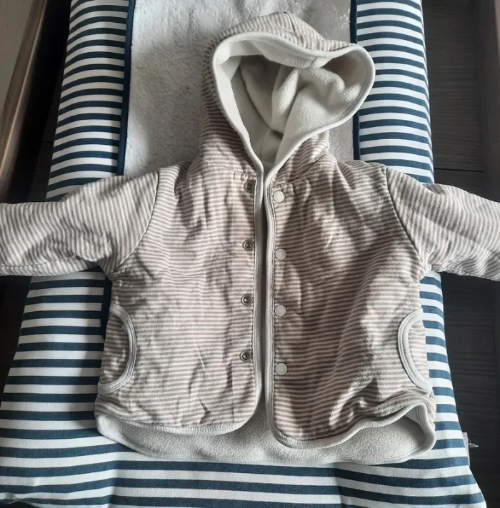 Veste 6mois - photo numéro 3