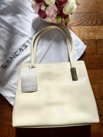 Sac creme cuir Lancaster NEUF avec etiquette