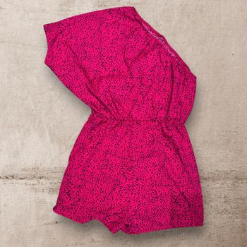 Combi short , combinaison femme/ léopard /fushia