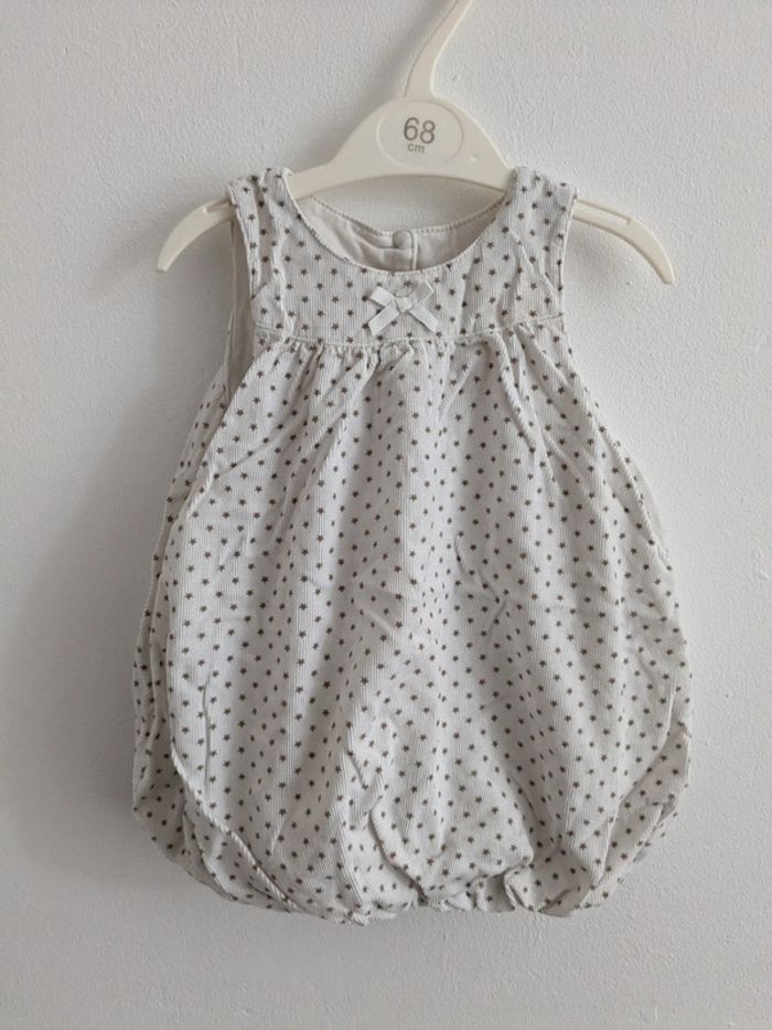 Robe blanche motif étoiles