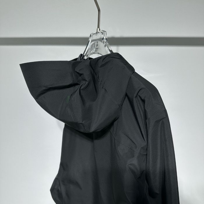 Veste Arcteryx, neuve, jamais portée, taille M - photo numéro 6