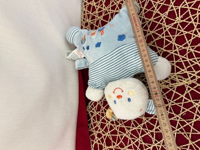 Doudou semi plat ours KIABI bleu blanc train brodé rayé - photo numéro 4