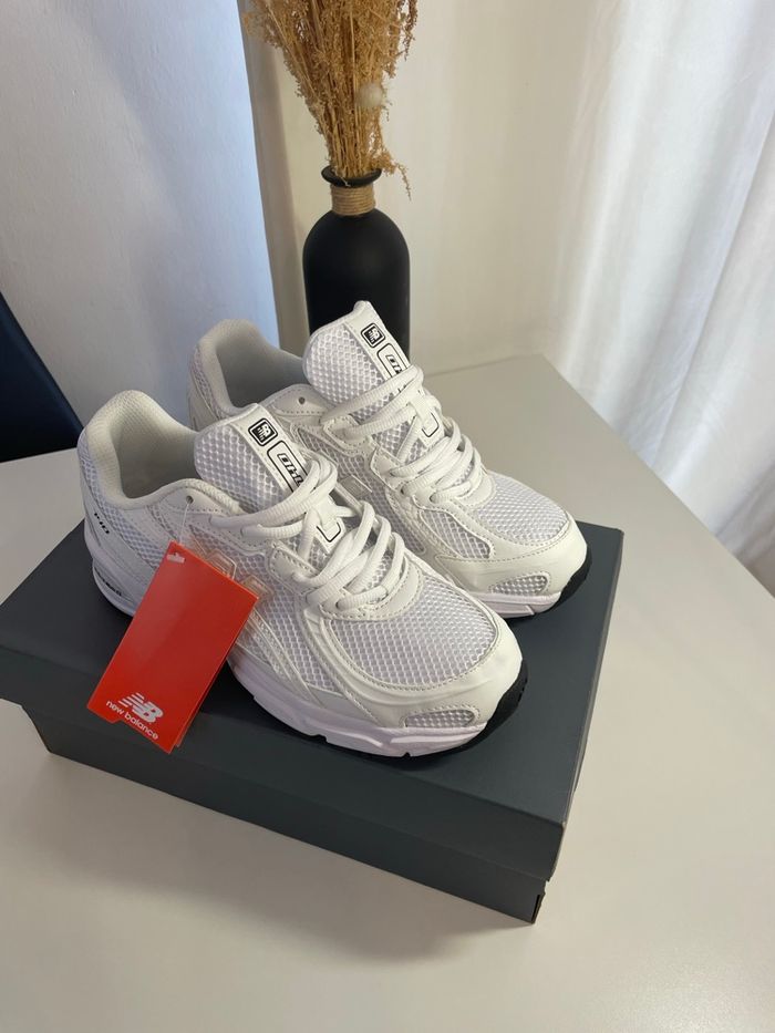 New Balance 740 blanches – neuves avec étiquette + boîte - photo numéro 2