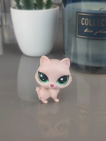 Littlest Pet Shop pink cat unnumbered