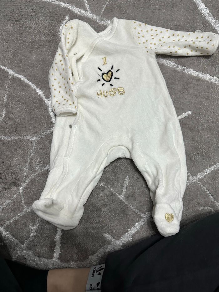 Lot pyjama +pull - photo numéro 2