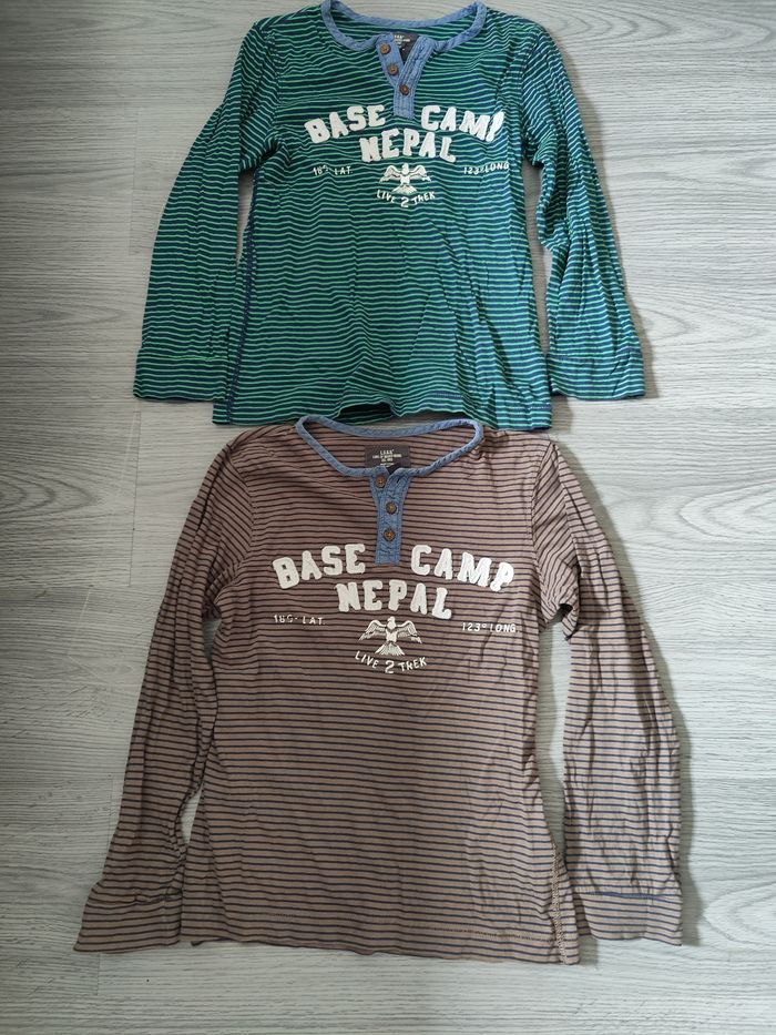 Lot tee shirt manches longues garçon en 8/ 10 ans h& m