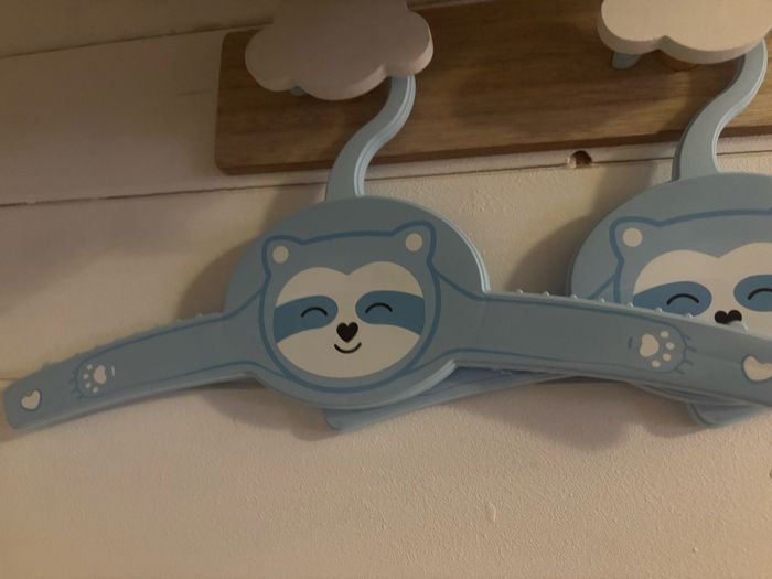 Porte manteau bébé nuages + cintres - photo numéro 3