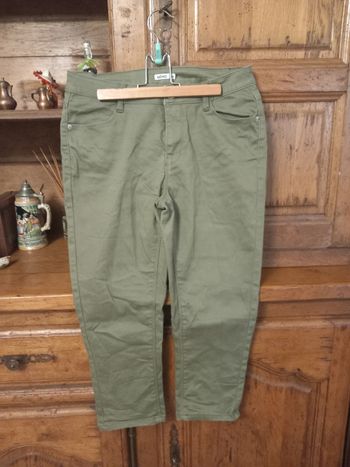 Jeans longueur 82 cm.
