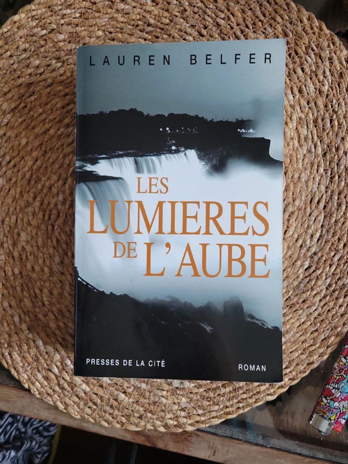 Les lumieres de l' Aube. Laureen Belfer - photo numéro 2