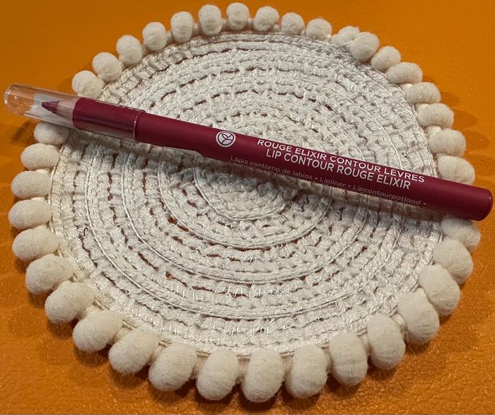 Contour des lèvres YR