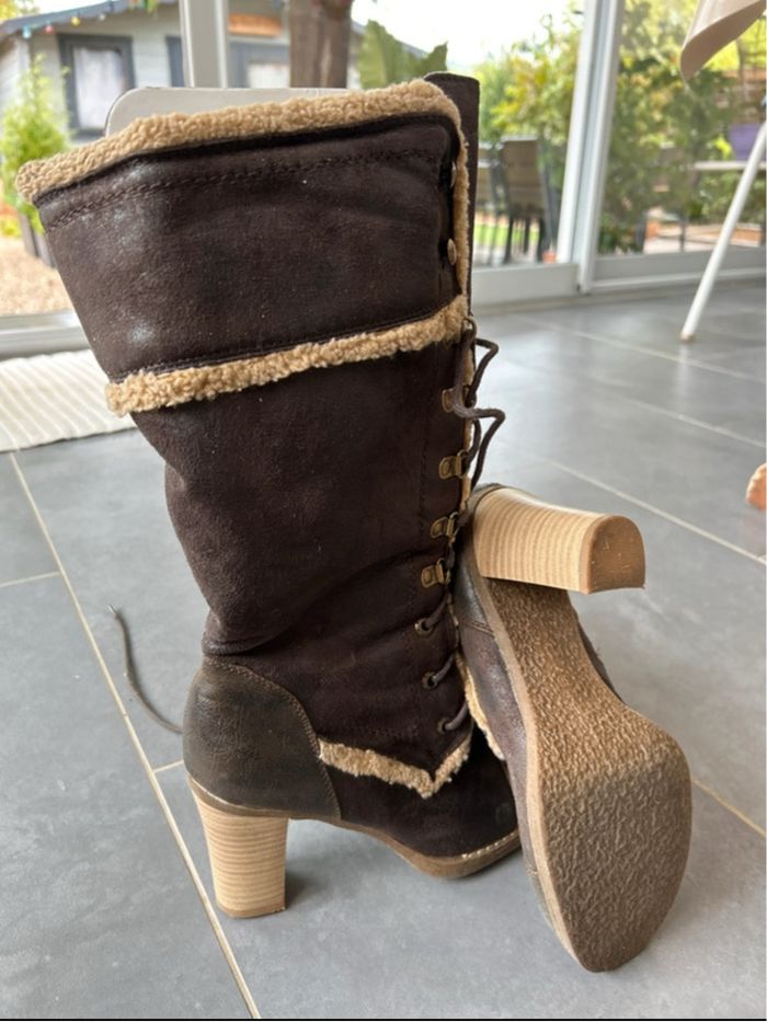 Bottes fourrées, avec laçage, talons marron - photo numéro 2