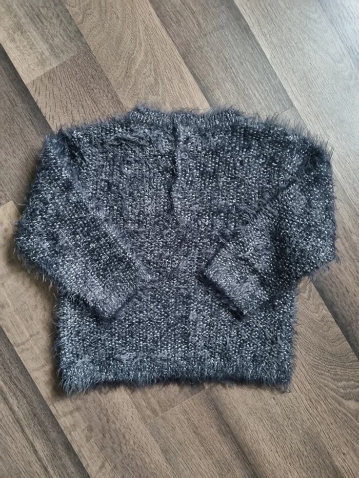 Pull chaud gris foncé pailleté. Fille. Taille 3 ans. Kiabi. NEUF. - photo numéro 2