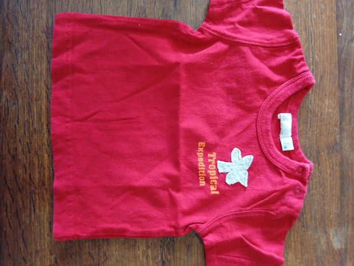 Lot de 9 t shirt taille 6 mois - photo numéro 7