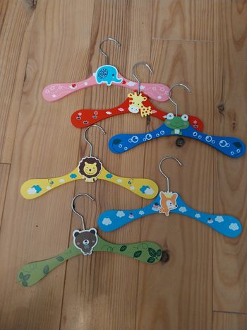 Lot de 6 cintres animaux