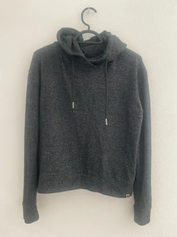 Sweat a capuche gris fonce Superdry