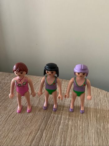 3 Playmobils