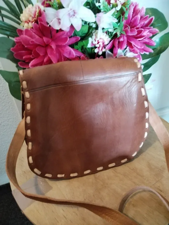 Sac bandoulière en cuir de vachette neuf - photo numéro 5