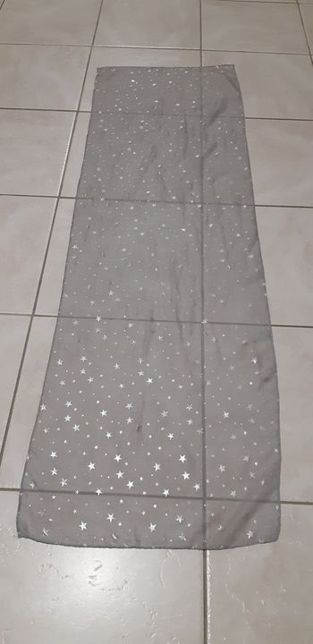 Foulard enfant  argenté motif étoile 