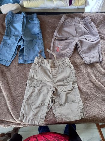 Pantalons et hauts 1 mois