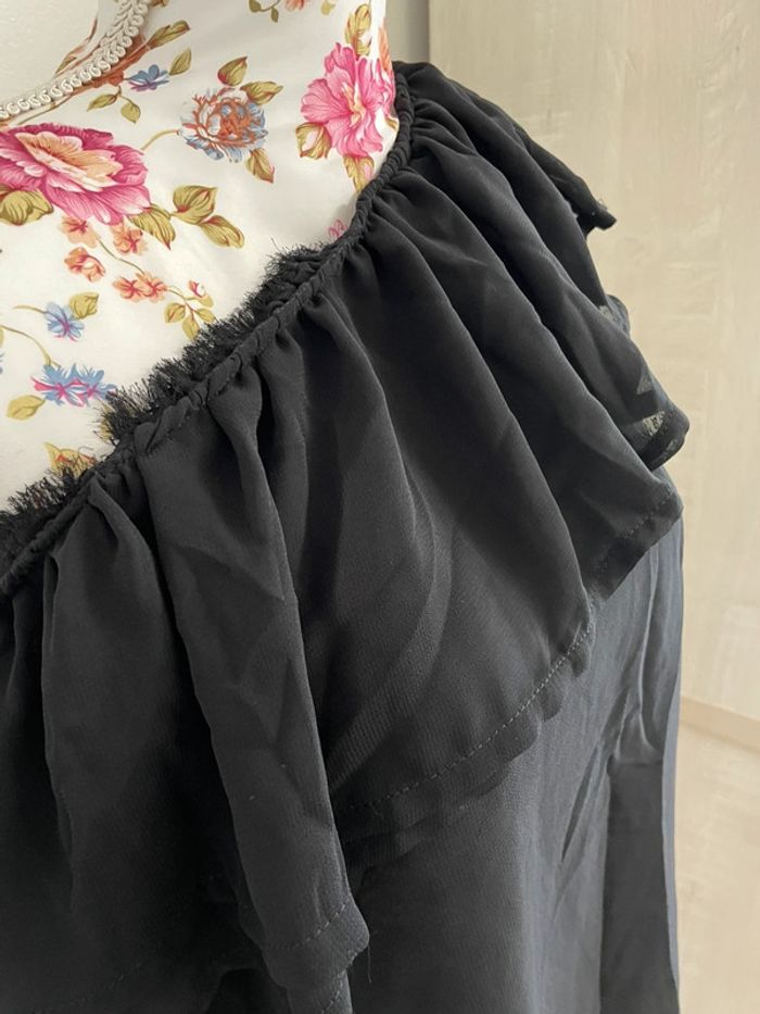 Haut asymétrique noir Asos une épaule dénudée à manche longue - photo numéro 2