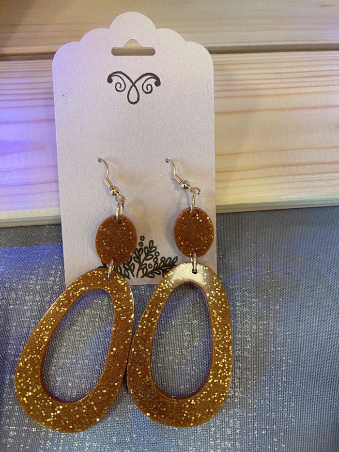 Boucles d’oreilles ovales dorées