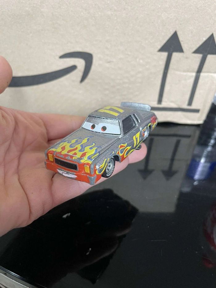 Voiture Cars Darrell Cartrip Disney Pixar - photo numéro 3