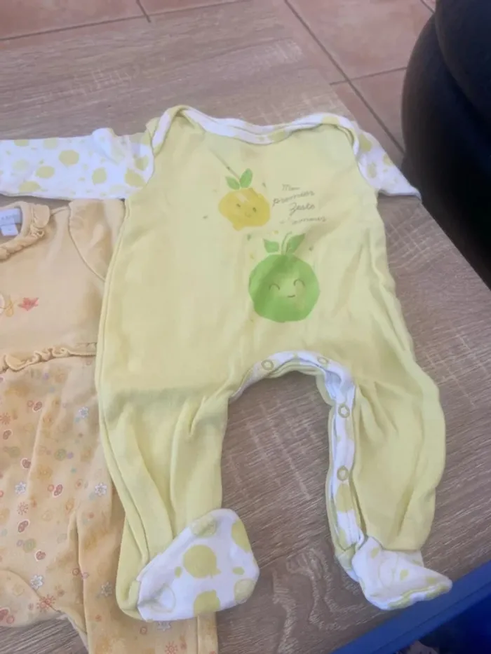 Lot fille 1 mois (9 pièces) - photo numéro 6