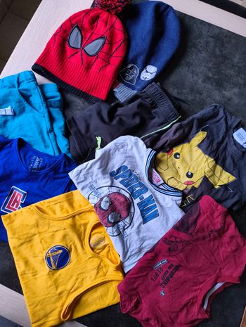 Lot de vêtements pour garçon taille 5 ans