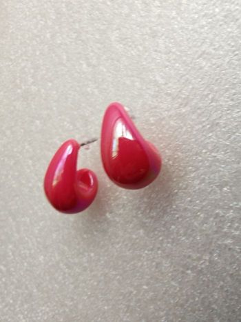 Boucle d'oreilles rose fushia nacré goutte d'eau