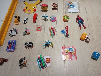 Lot figurine jeux calendrier de l'avent