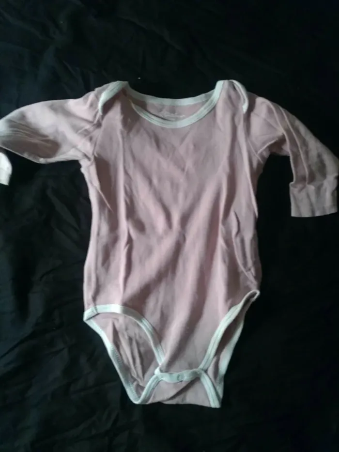 Lot de Bodies Bébé Fille 18 Mois - photo numéro 15